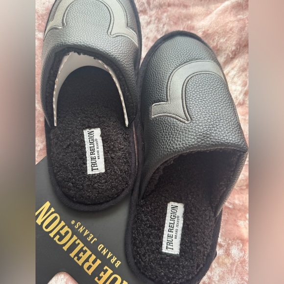 BOGO🌞True Religion Slippers Unisex - Picture 3 of 7